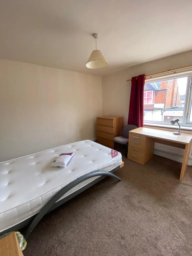 3 Bed West end - Student House - Bills Included - Thumbnail 6